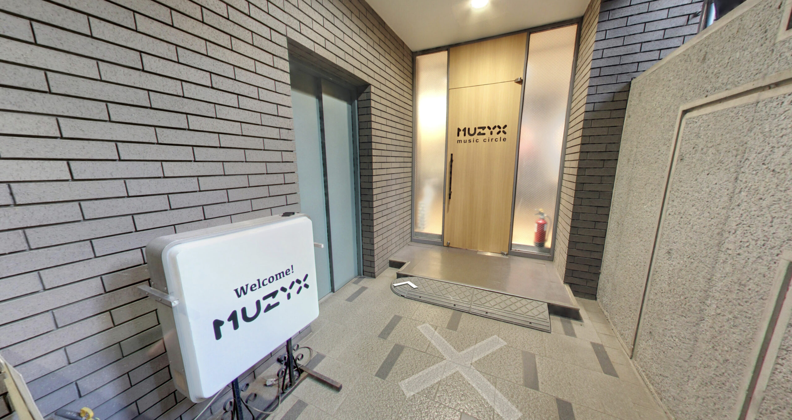 MUZYX吉祥寺本店の入り口