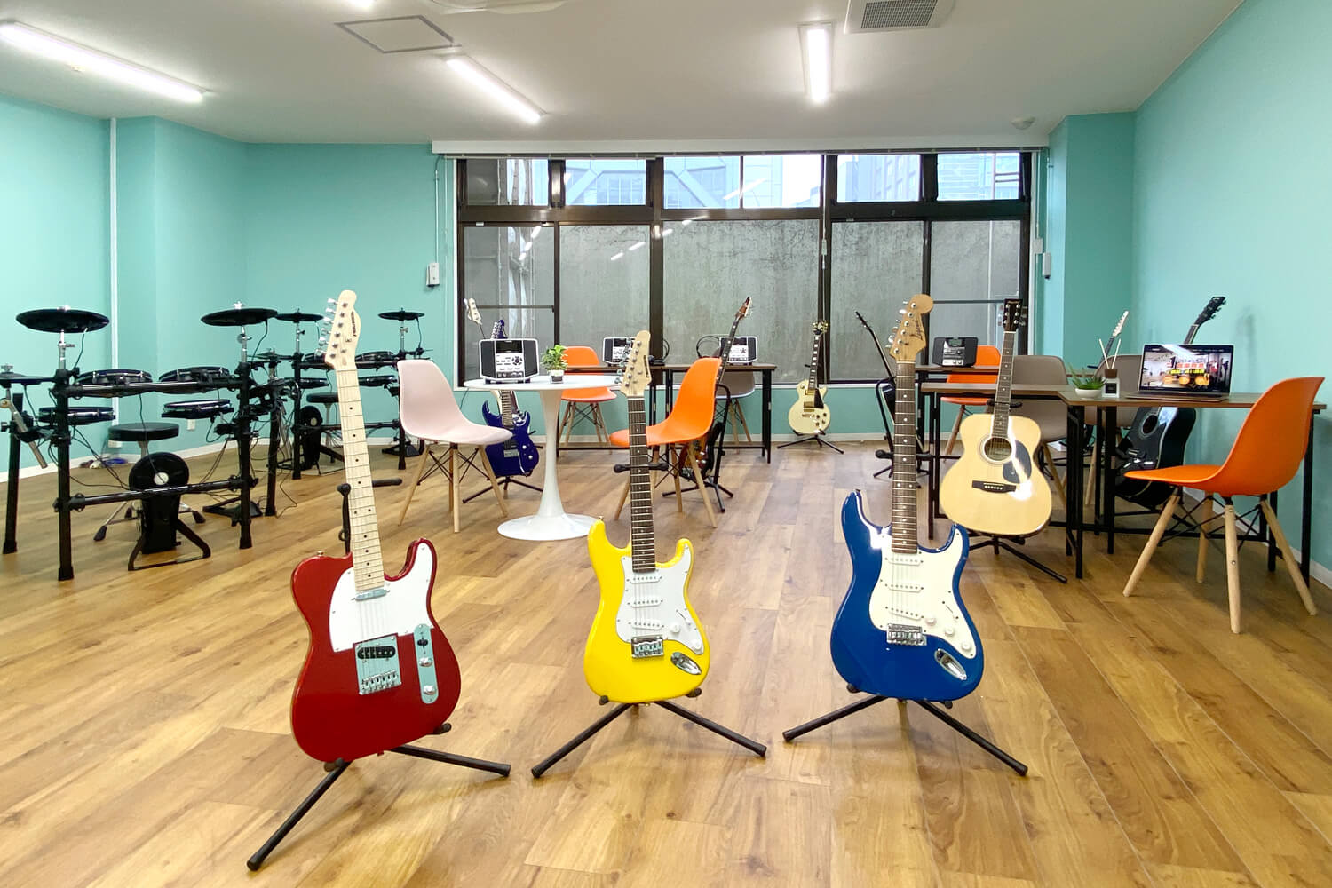 MUZYX御茶ノ水店の特徴3:追加料金なし！いろんな楽器をレッスンできる