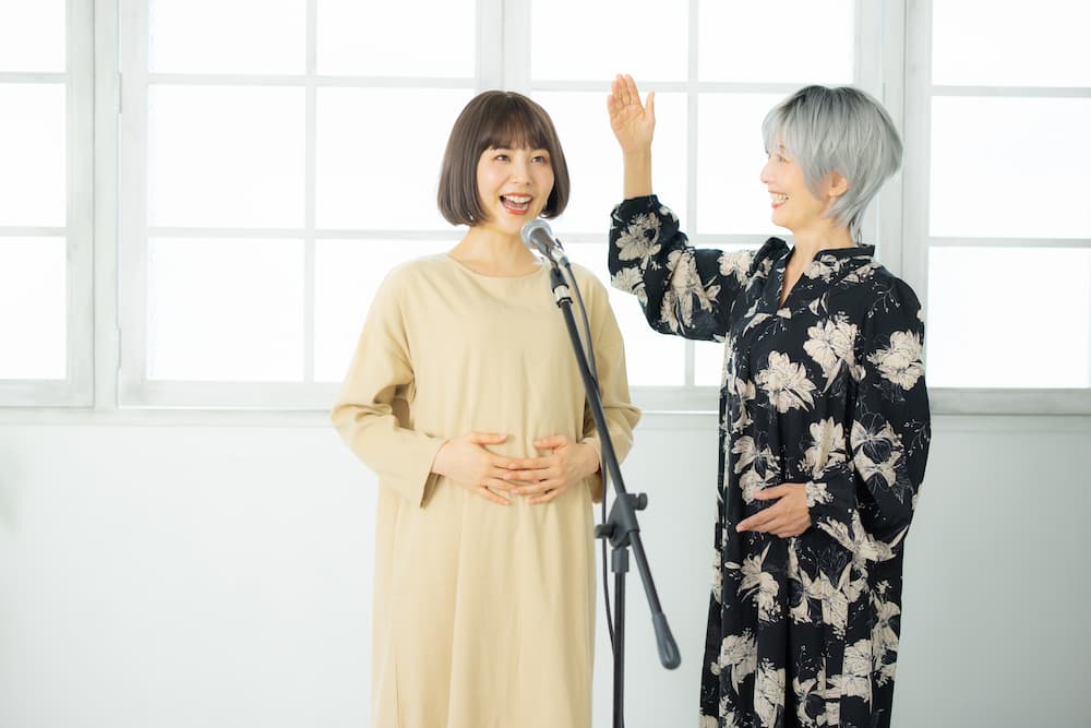 ボイトレレッスン中の2人